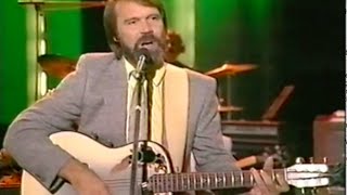 Glen Campbell Sings quotRhinestone Cowboyquot amp Talks Guitar [upl. by Raynah]